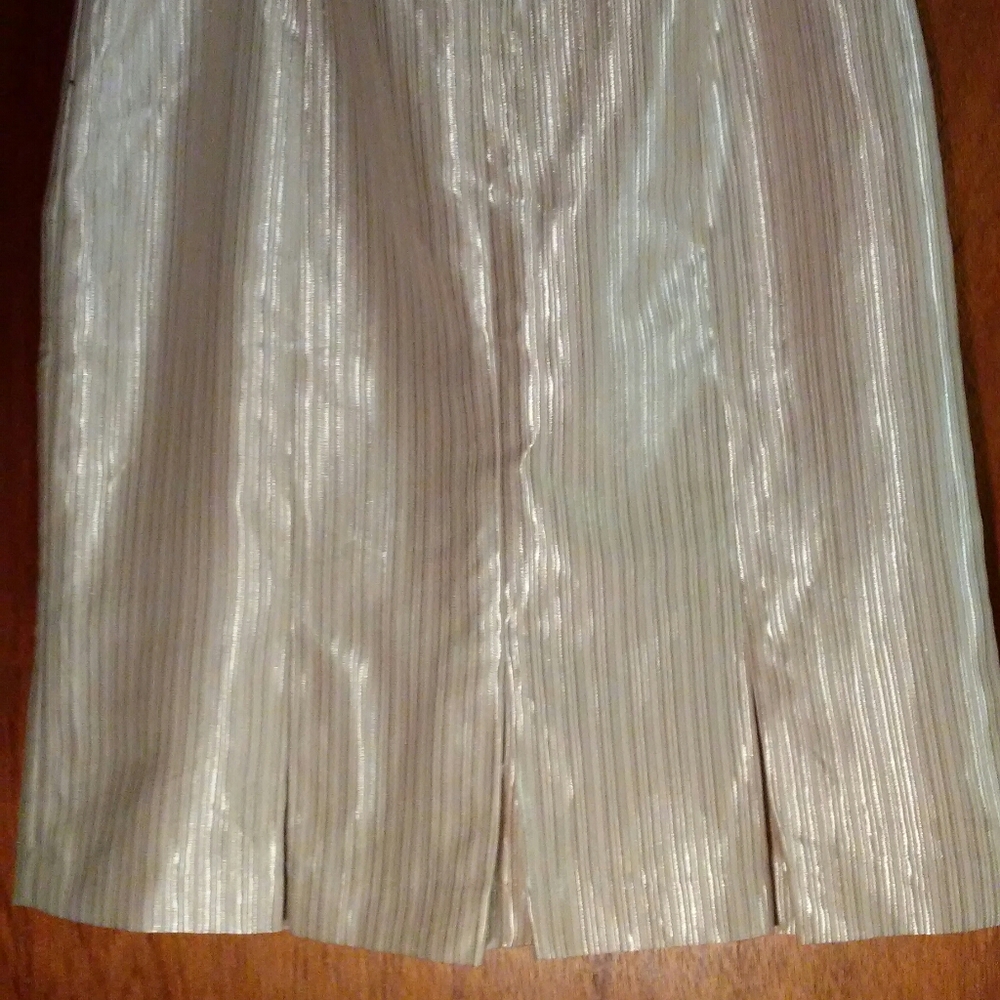 Pleated Bottom Skirt - Picture 3 of 5